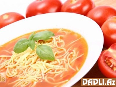 Makaron və reyhanlı pomidor şorbası resepti
