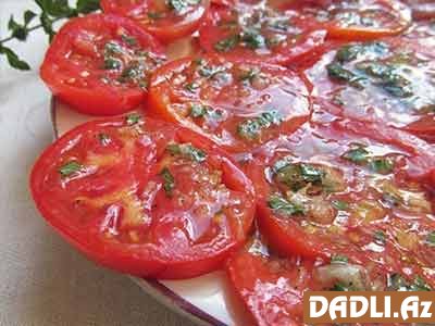 Ballı pomidor salatı resepti