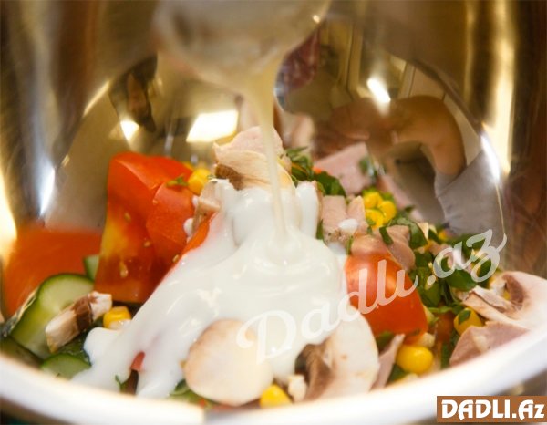 Toyuqlu qarğıdalı salatı resepti - FOTO RESEPT
