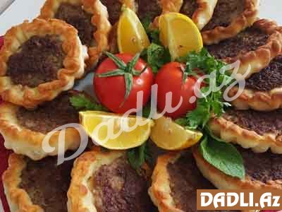 Türk mətbəxindən qiyməli börek resepti