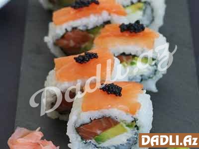 Qızıl balıqlı sushi (Sake roll) resepti