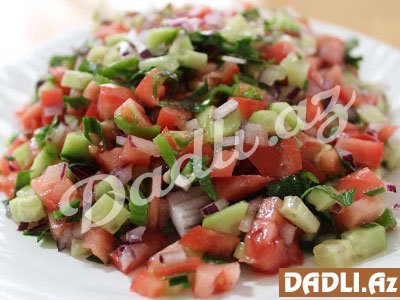 Nar şərablı gavalılı çoban salatı resepti