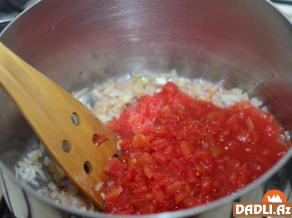 Sadə tomat sousu resepti - FOTO RESEPT