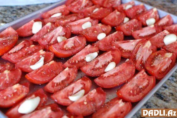 Reyhanla qurudulmuş pomidor resepti - FOTO RESEPT