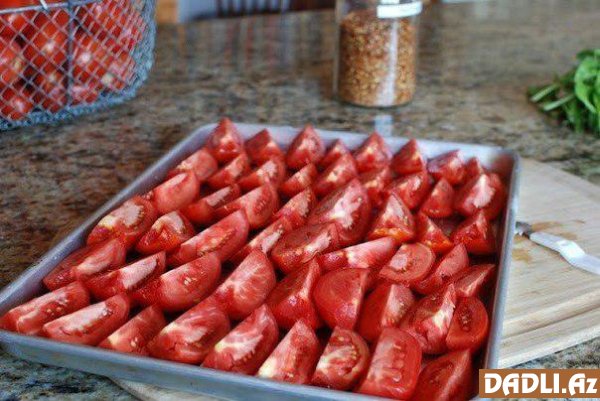 Reyhanla qurudulmuş pomidor resepti - FOTO RESEPT